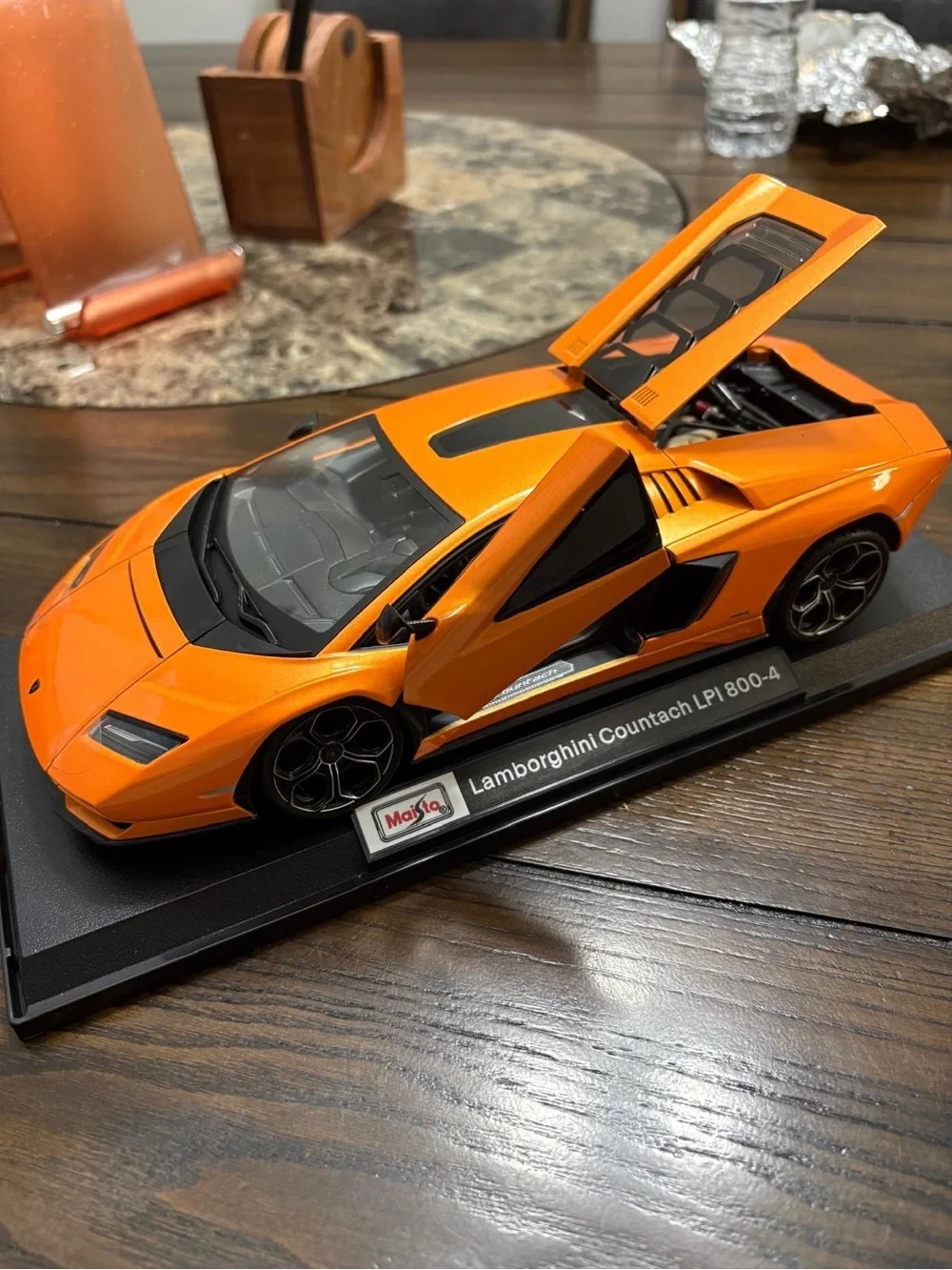 Maisto Orange Lamborghini Countach LPI 800-4 Diecast Toy Car Model